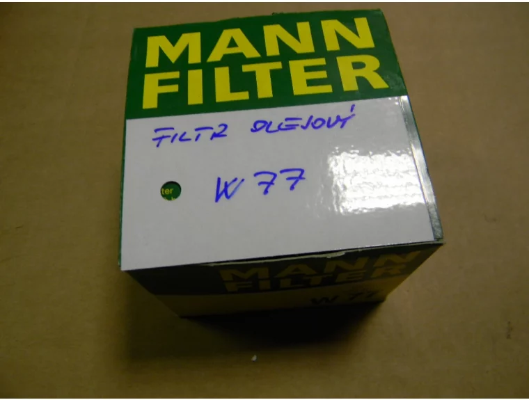 Mann filter Olejový filtr W77