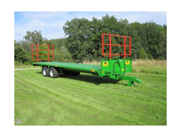 NC Engineering Traktorový návěs pro převoz balíků NCB16 32 skladový kus